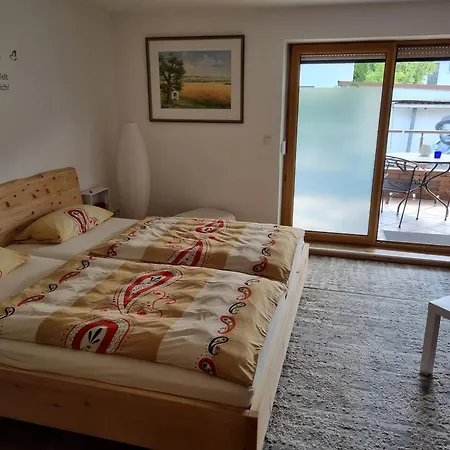 Privatunterkunft Straubing Апартаменты Штраубинг